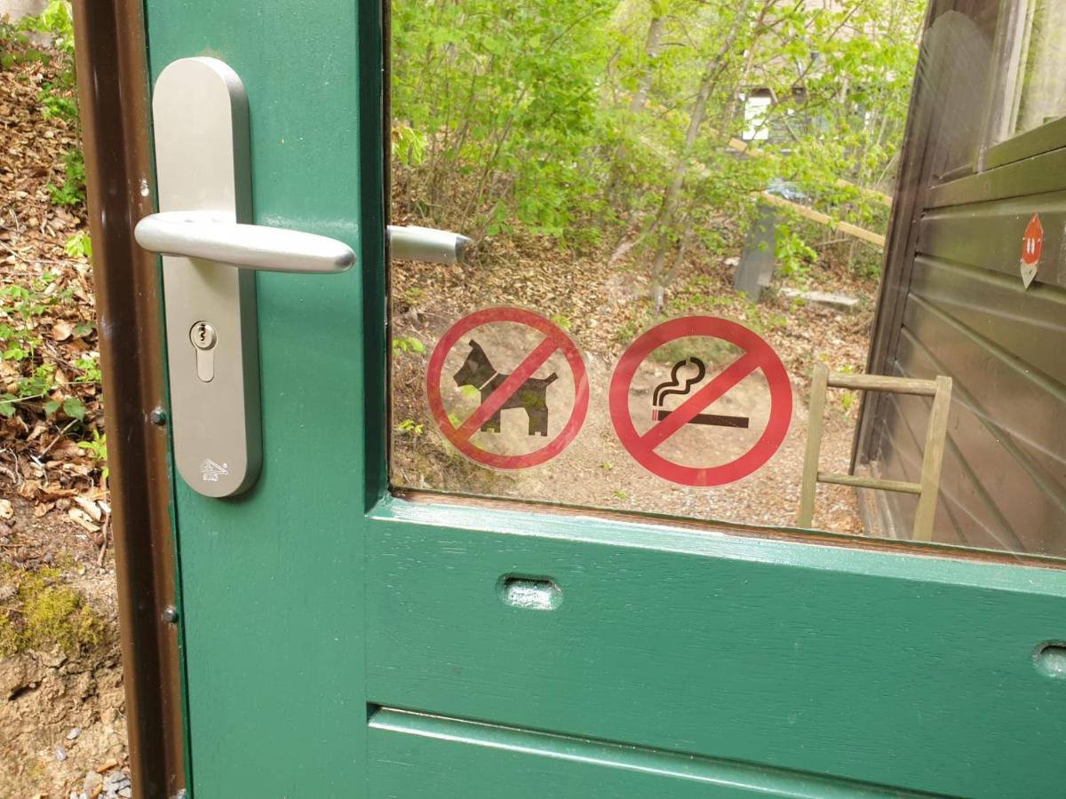 Boshuisje Durbuy Met Zwembad Op Het Park Exteriör bild